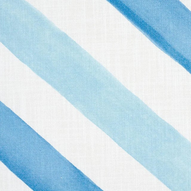 Contemporary Schumacher Seaside Stripe Indoor/Outdoor Fabric in Ocean For Sale - Image 3 of 5