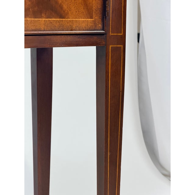 Late 20th Century Henkel Harris Mahogany Hepplewhite Style Sideboard With Serpentine Front For Sale - Image 10 of 12