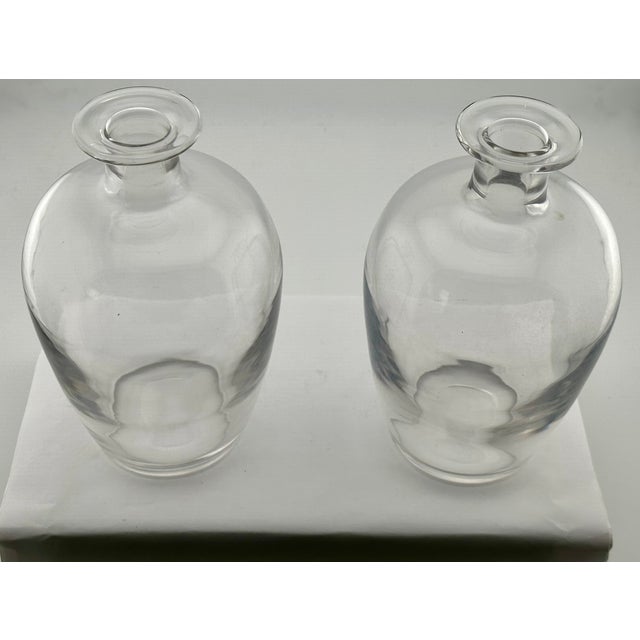 Mid 20th Century Fine Quality Matched Pair of Mid Century Hand Blown Crystal Decanters With Internal Air Bubble Twist Stopper For Sale - Image 16 of 18