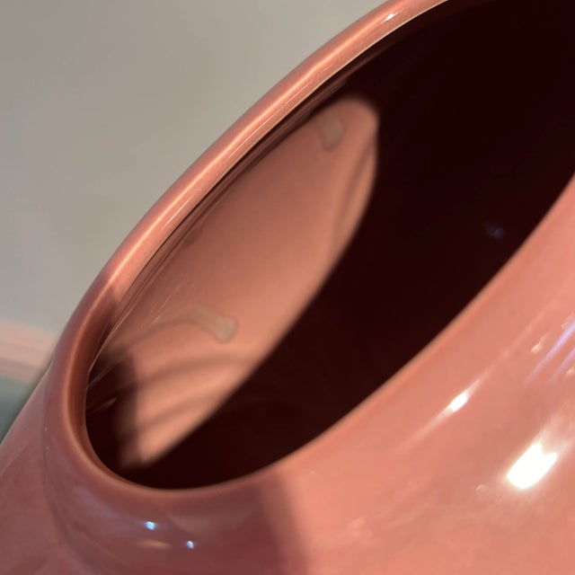 Ceramic 1980s Art Deco Style Mauve Pink Vase For Sale - Image 7 of 8