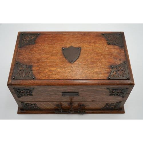 Wood Antique Asian Oriental Mahjong Set of 148 Tiles in Edwardian Oak Box, Set of 149 For Sale - Image 7 of 18