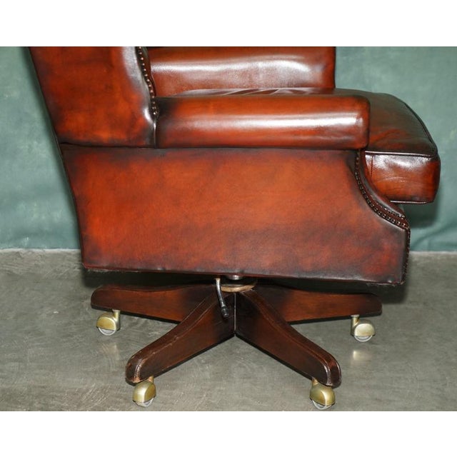Chesterfield Wingback Swivel Office Chair in Hand-Dyed Leather from Harrods London, 1970s For Sale - Image 16 of 18