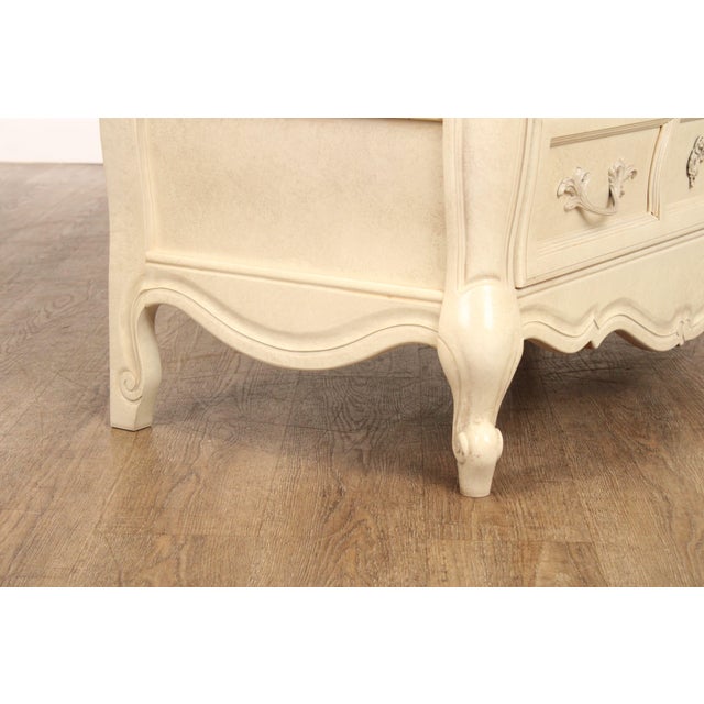 Union National French Provincial Style Pair of Painted Commodes For Sale - Image 11 of 18