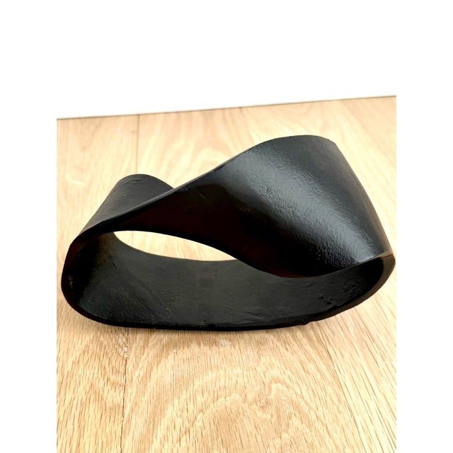 Black Mid Century Hand-Cast Metal Möbius Ring Sculpture, Brutalist Modern Style For Sale - Image 8 of 9