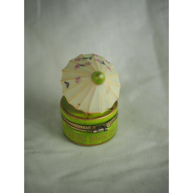 Green Vintage Porcelain Compact Umbrella Wagasa Majolica For Sale - Image 8 of 9