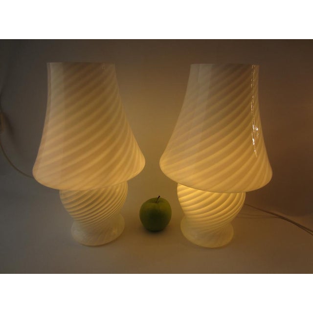 Cream White Murano Glass Swirl Mushroom Table Lamps , 1960s, Set of 2 For Sale - Image 8 of 16