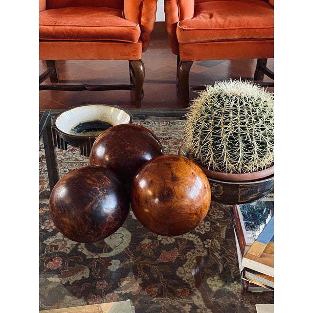 Set of 3 wooden spherical sculptures France 1960s Diam. 22.5 cm - 21 cm - 19.5 cm Conditions: excellent consistent with...