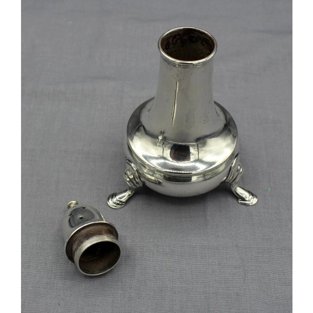 Early 19th Century 1804 Pair of English Sterling Silver Pepper Casters by Thomas Wallis II For Sale - Image 5 of 6