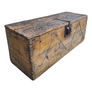 Antique Italian Trunk in Oak, 1800s For Sale