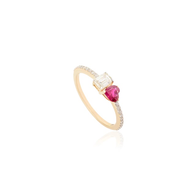 Modern Heart Cut Ruby Diamond Toi Et Moi Ring for Valentine in 14k Gold Size 6 For Sale - Image 3 of 12