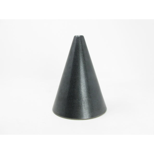 Contemporary Vintage Victor Carranza for Mikasa Metallic Gunmetal Gray Cone Vase For Sale - Image 3 of 11