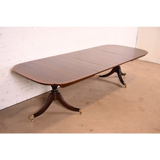 English Stickley Georgian Banded Flame Mahogany Double Pedestal Extension Dining Table | Newly Refinished For Sale - Image 3 of 14