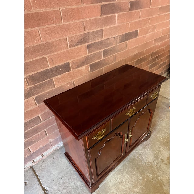 Chestnut Vintage Drexel Heritage Mahogany Slide Top Rolling Dry Bar Buffet Server Credenza For Sale - Image 8 of 9