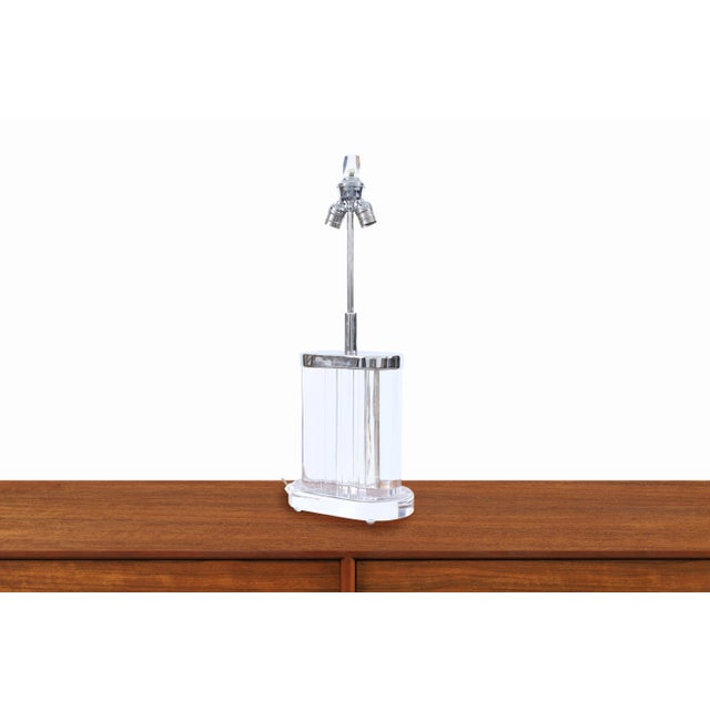 Mid-Century Modern Mid-Century Modern Lucite and Chrome Table Lamp, 1970s For Sale - Image 3 of 8