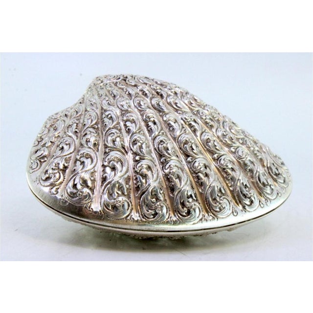 Clam-Shaped Silver Shell with Reliefs and Double Hinged Lid For Sale - Image 3 of 9