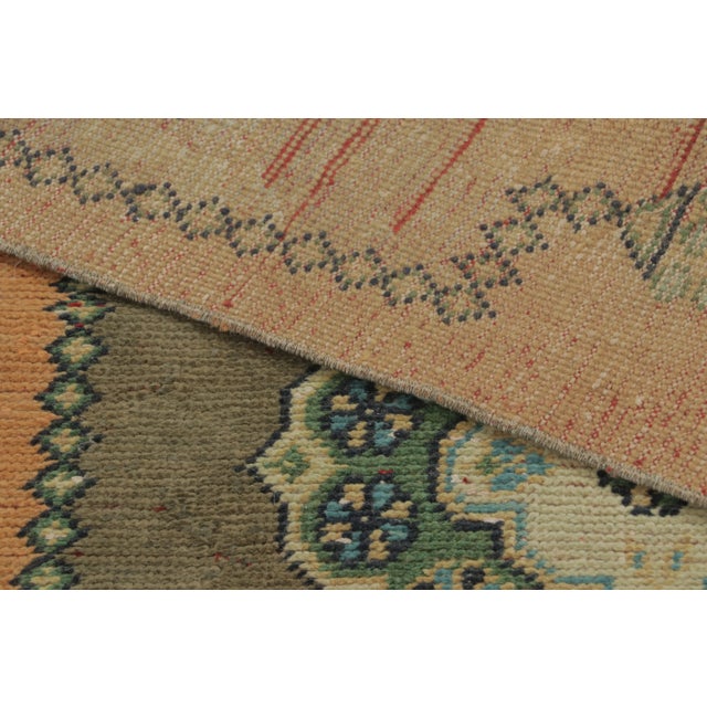Dark Green Vintage Turkish Runner With Bold Floral Medallion Design - Rug & Kilim For Sale - Image 8 of 9