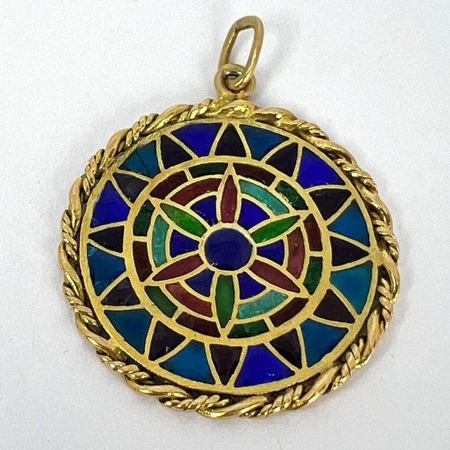 French 18 Karat Yellow Gold and Enamel Window Plique a Jour Pendant Medal, 1950s For Sale - Image 15 of 18