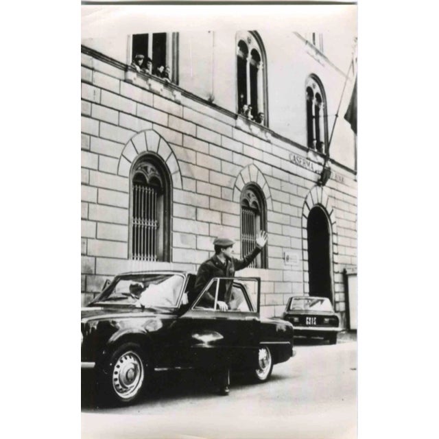 Gianni Morandi - Vintage Photo is a vintage black and white photograph realized in the 1970s. Good conditions.