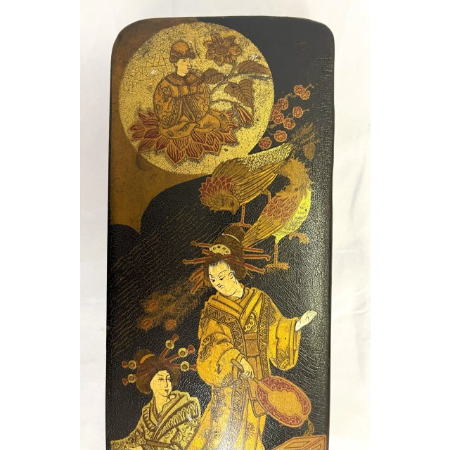 Chinoiserie Early 20th Century Hand Painted Papier Mâché With Japanned Black Lacquer Box For Sale - Image 3 of 12