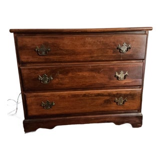 Vintage Mahogany Chest of Drawers in Queen Anne Style For Sale