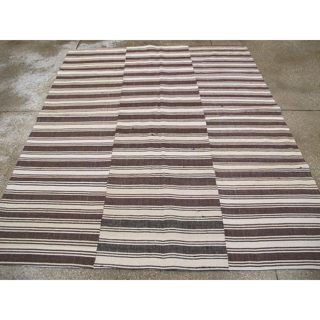 Mid 20th Century Galerie Shabab Collection Mid-20th Century Turkish Flat-Weave Kilim Accent Rug in Brown, Cream, & Black For Sale - Image 5 of 10