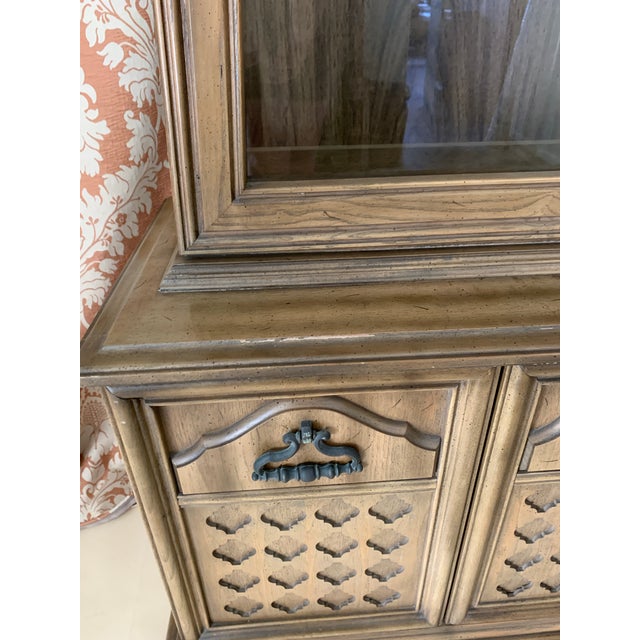 1960s Mid Century Obelisk Curio Cabinet For Sale In Palm Springs - Image 6 of 12