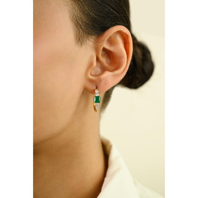 18k Yellow Gold 1.45Ct Square Emerald & Diamond Everyday Hoop Earrings- A Pair For Sale - Image 4 of 13