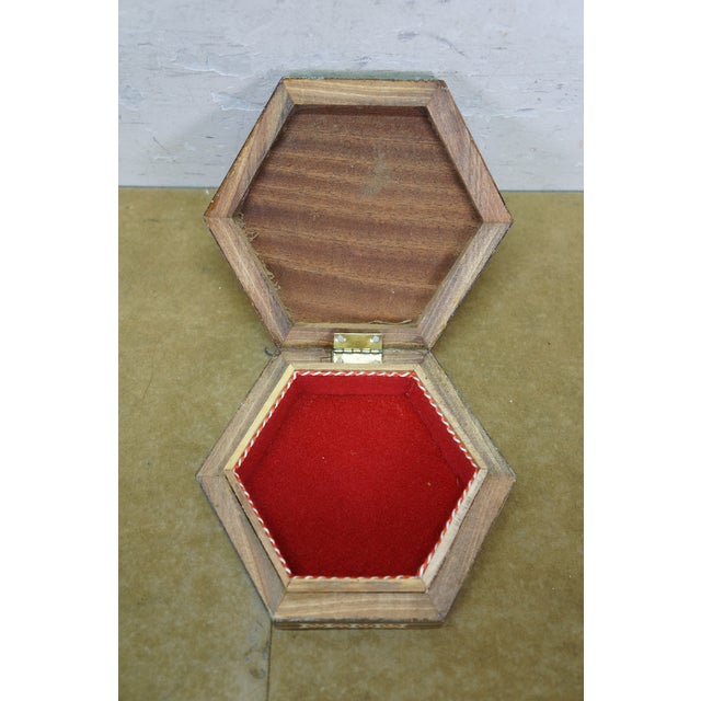 White 2 VTG Hexagonal Marquetry Mop Mosaic Inlaid Wooden Jewelry Trinket Boxes Pair For Sale - Image 8 of 18