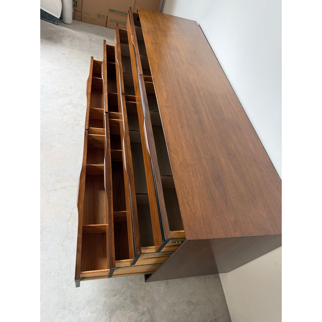 Wood 1960s Mid-Century Modern John Stuart Eight-Drawer LowBoy Dresser For Sale - Image 7 of 18