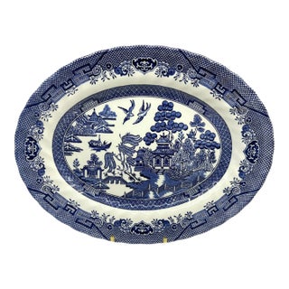 Late 20th Century Royal Wessex Blue Willow Ceramic Oval Platter For Sale