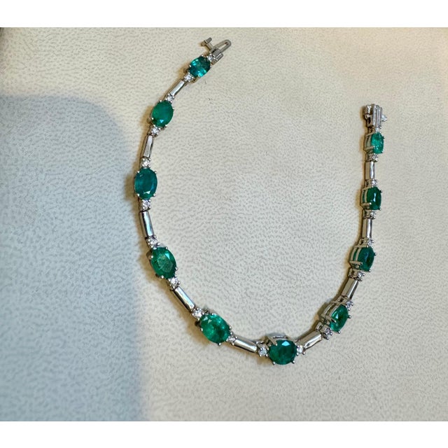 Emerald 8 Carat Emerald & 1 Carat Diamond Tennis Bracelet 14 Karat White Gold, 7.25" For Sale - Image 8 of 18