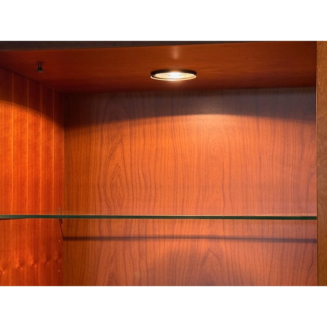 Brown 1990s Stanley Furniture Lighted Shelving Unit, Dimmable Light, Excellent Condition For Sale - Image 8 of 12