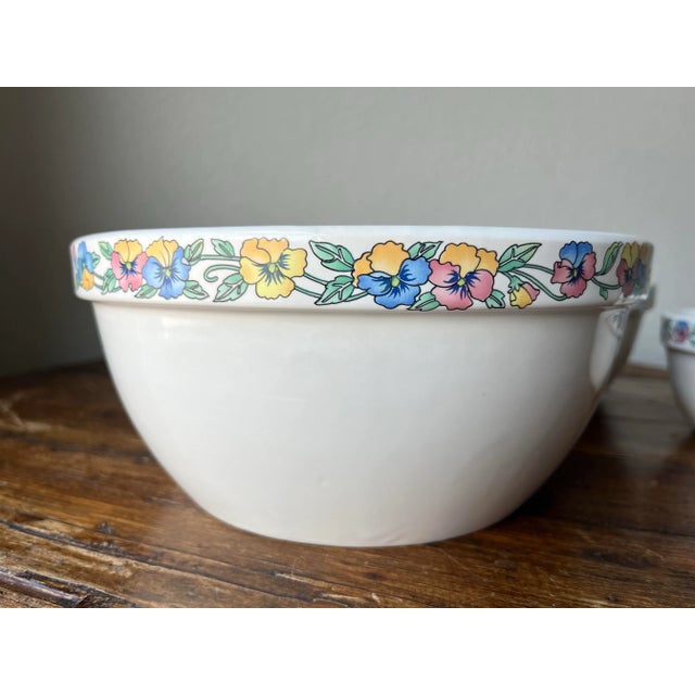 Late 20th Century Late 20th Century Nishiwaki Japan Nesting Bowls With Floral Rim Design- Set of 3 For Sale - Image 5 of 9