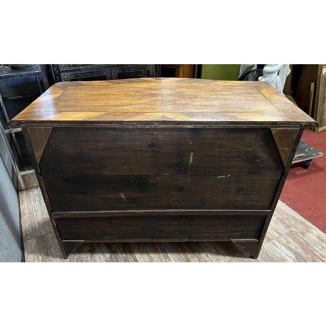 Louis XV Bombé Commode in Wood Marquetry, 1750 For Sale - Image 4 of 6