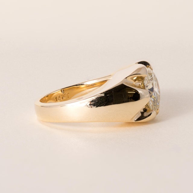 Modern 18k Gold 2.70 Carat Diamond Gia U-v Vs1 Sunburst Solitaire Ring, Size 6.25 For Sale - Image 3 of 6