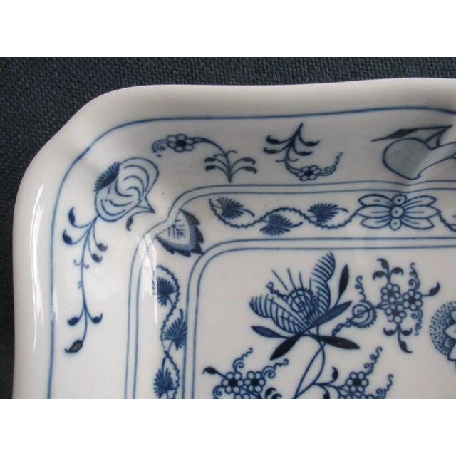 Vintage Blue Onion Czechoslovakia Zwiebelmuster 9" Square Serving Bowl- For Sale - Image 4 of 5
