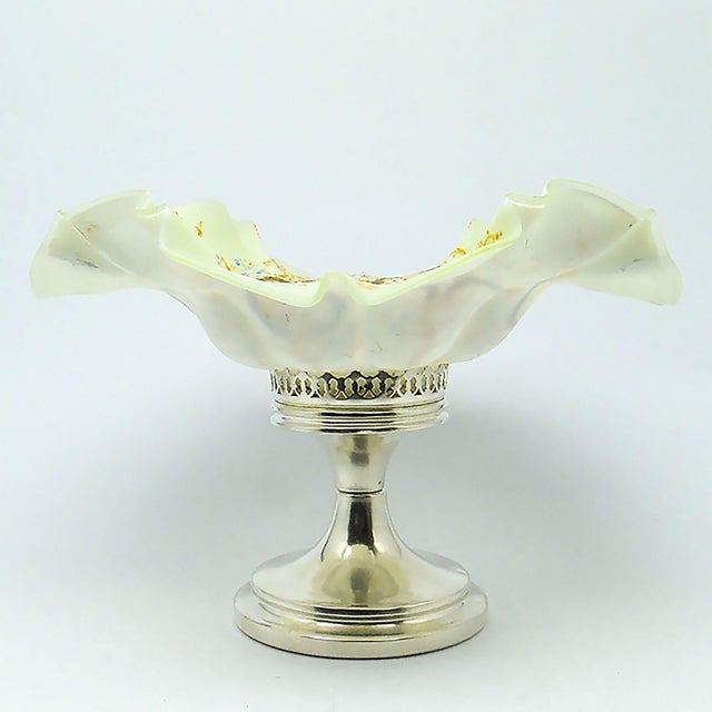 Patera was produced at the Schiffers plate factory in Warsaw in the 80s of the nineteenth century. The object is decorated...