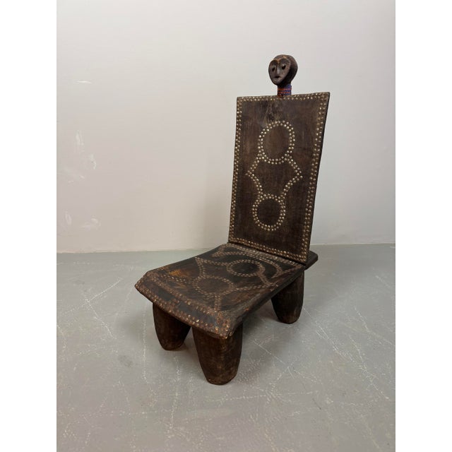 Mid-Century Modern African Ceremonial Kings Chair, Tanzania, 1940s For Sale - Image 4 of 10