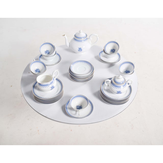 1920s Tea Set in Portuguese Porcelain from Vista Alegre, 1920, Set of 38 For Sale - Image 5 of 10