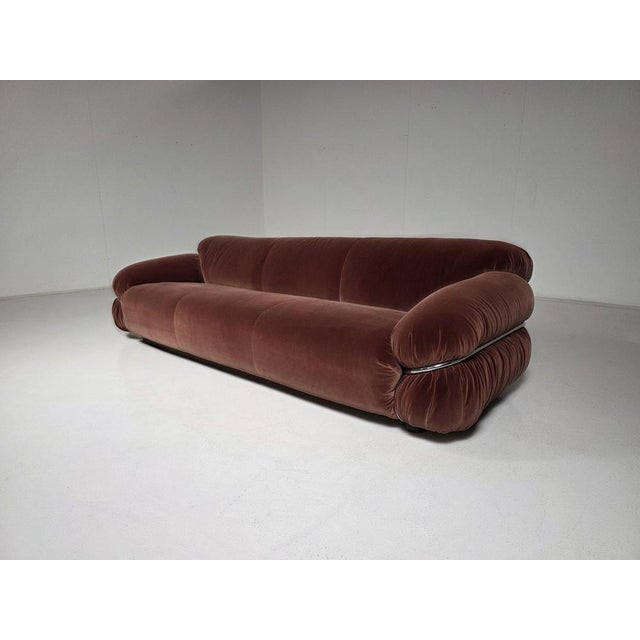 An early edition Sesann three-seat sofa designed by Gianfranco Frattini for Cassina, Italy, circa 1970. The Sesann is...