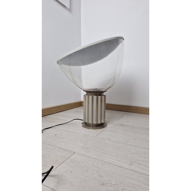 Taccia Table Lamp by Achille and Pier Giacomo Castiglioni for Flos, 1970s For Sale - Image 6 of 14