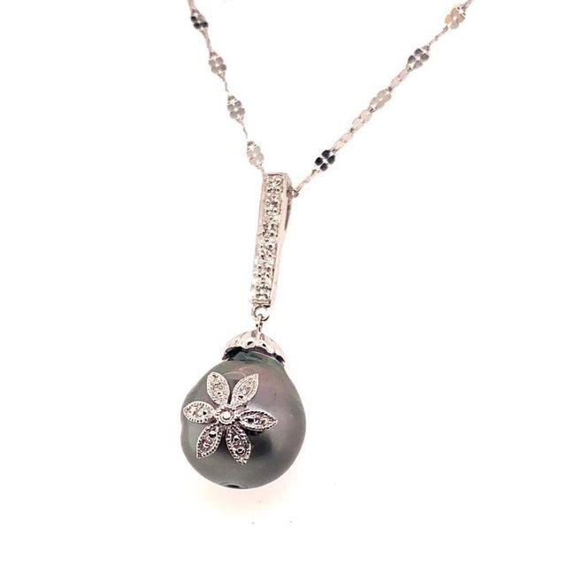 Italian Diamond Tahitian Pearl Necklace 18k Gold Certified For Sale - Image 3 of 9