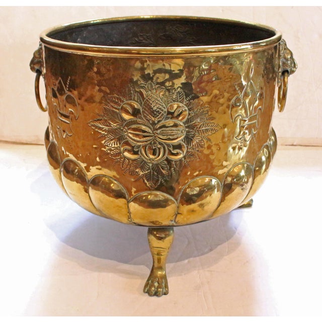 Circa 1880 English Large Brass Repousse Armorial Jardiniere For Sale - Image 4 of 10