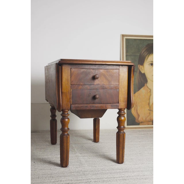 Antique French Extendable Pembroke Drop Leaf Table in Walnut Veneer, 1920s For Sale - Image 11 of 11