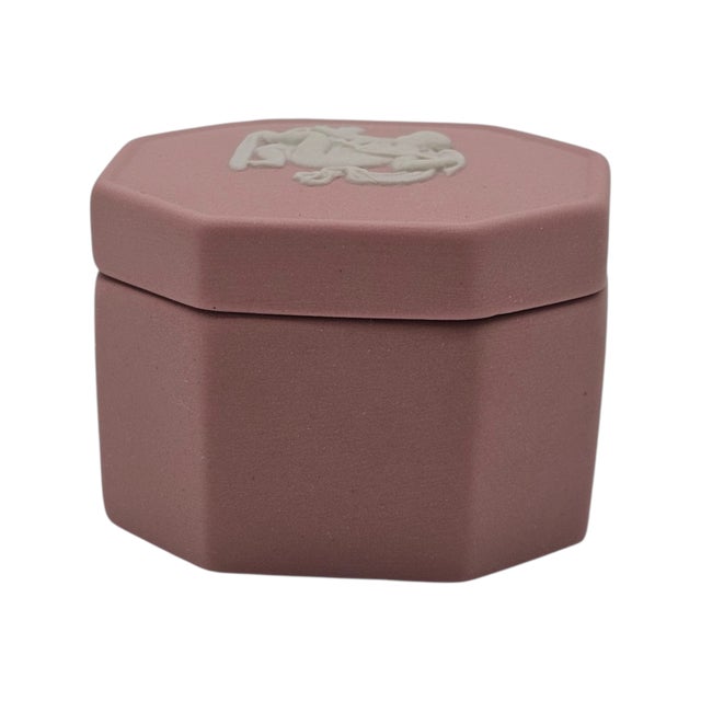 Late 20th Century Wedgwood Pink Jasperware Octagonal Trinket Box With Cupid Relief For Sale - Image 5 of 10