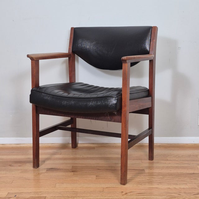 Brown 1960s Mid Century Modern Gunlocke Style Sculpted Walnut & Channeled Naughahyde Lounge Arm Chair For Sale - Image 8 of 12