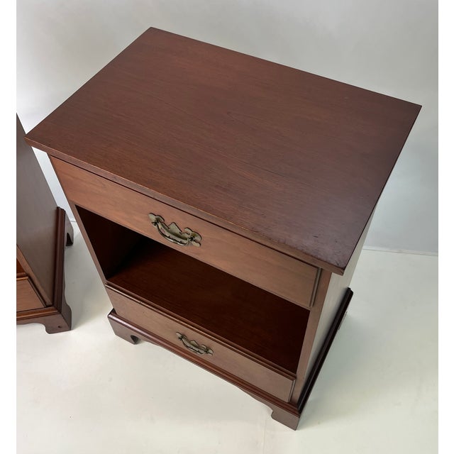 Vintage Chippendale Style Mahogany Open Cubby Nightstands - A Pair For Sale - Image 13 of 16