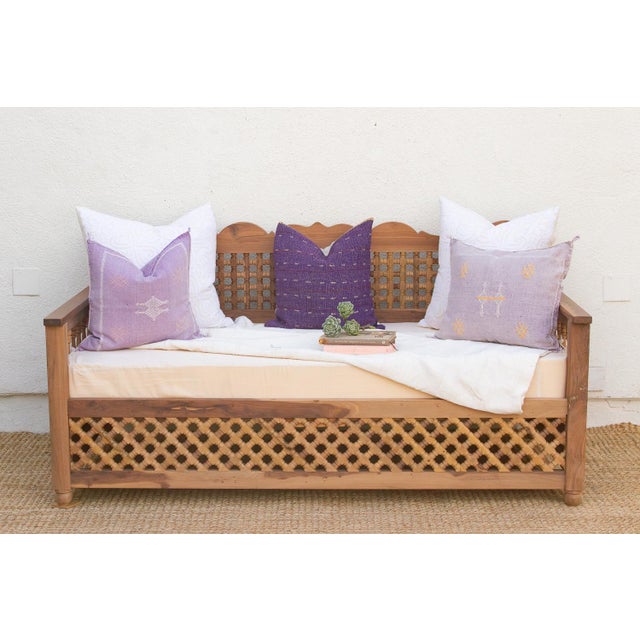 Exclusively designed and handmade by De-cor, this striking lounge daybed is an absolute masterclass in Moroccan-inspired...