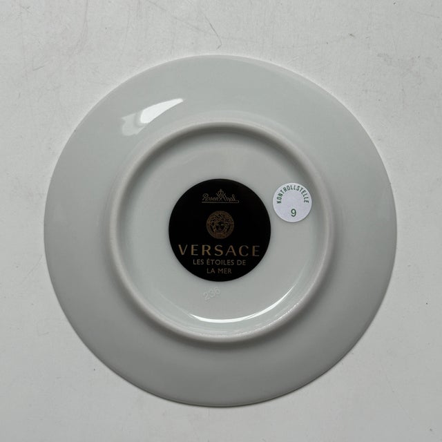 New and in original packaging. This piece has an attribution mark, I am sure that it is completely authentic and take full...
