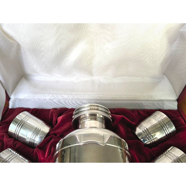 Art Deco Cocktail Shaker and Silver-Plated Glasses with Ondulation Pattern from Silversmith Saint Médard, France, 1930s, Set of 9 For Sale - Image 6 of 10
